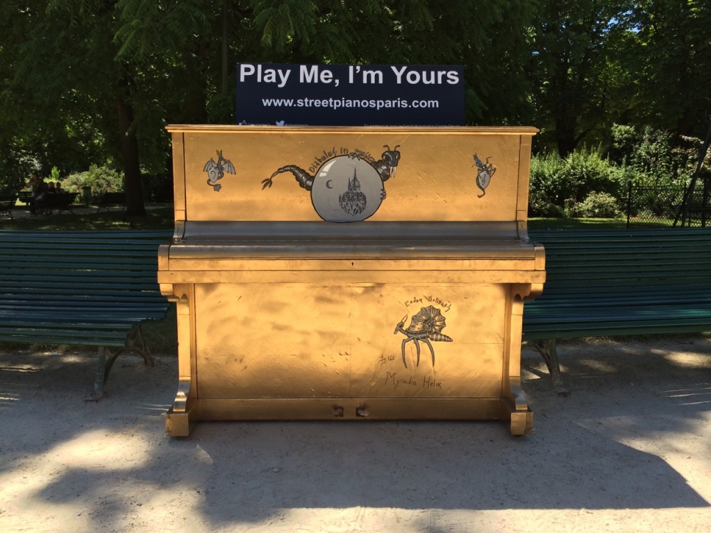 Play me, I’m Yours, Champs-Élysées